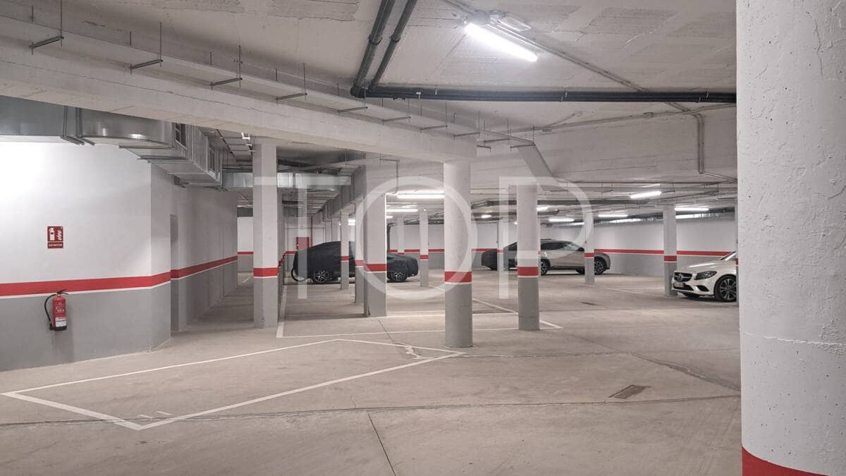 2 slaapkamer Flat te koop in El Madronal met zwembad garage - € 550.000 (Ref: 9679302)