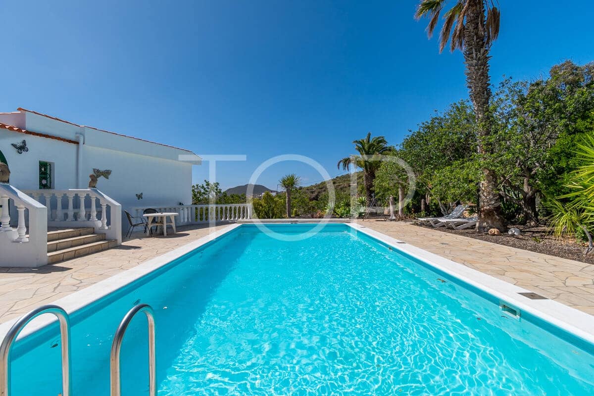 6 bedroom Finca/Country House for sale in El Salto with pool garage - € 998,000 (Ref: 9685724)