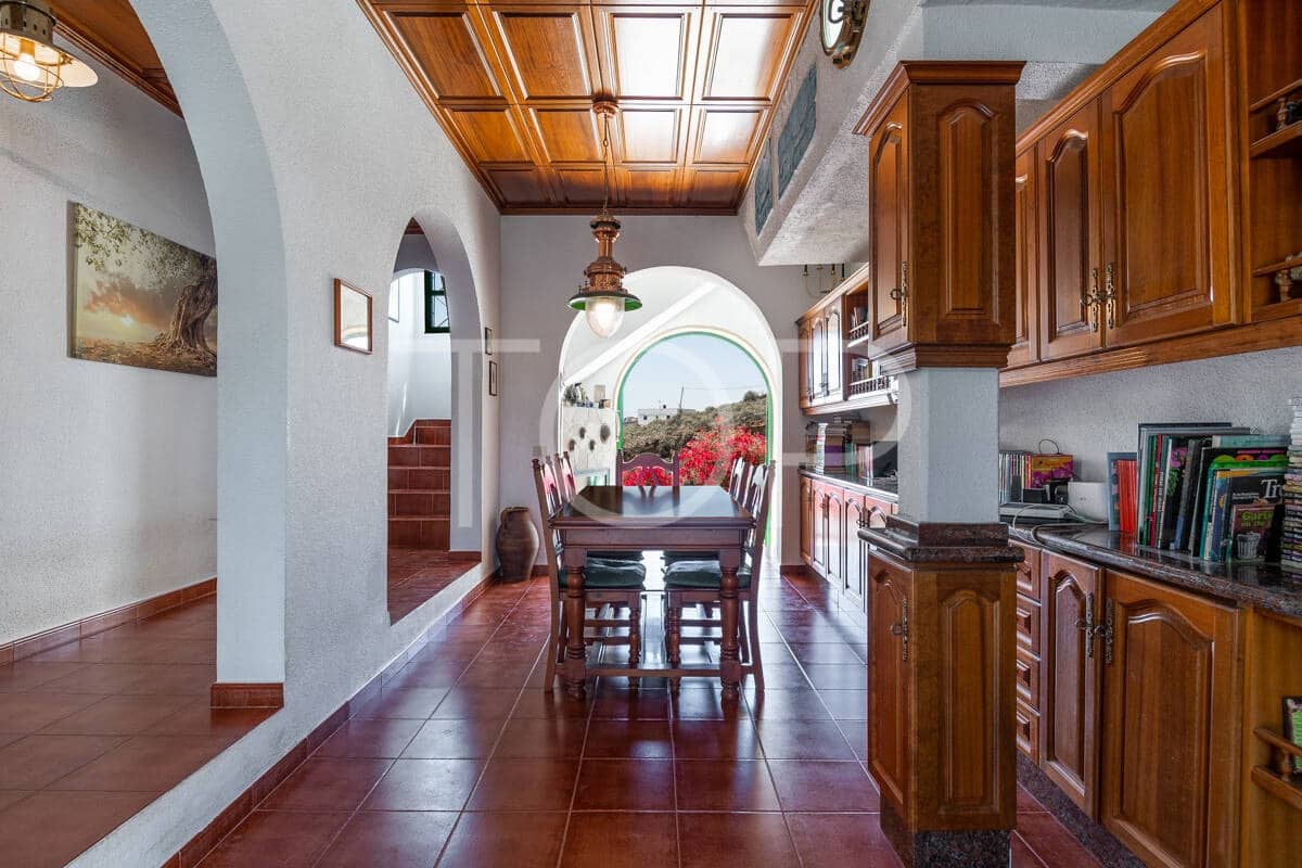 6 bedroom Finca/Country House for sale in El Salto with pool garage - € 998,000 (Ref: 9685724)