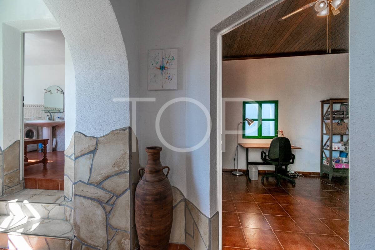 6 bedroom Finca/Country House for sale in El Salto with pool garage - € 998,000 (Ref: 9685724)