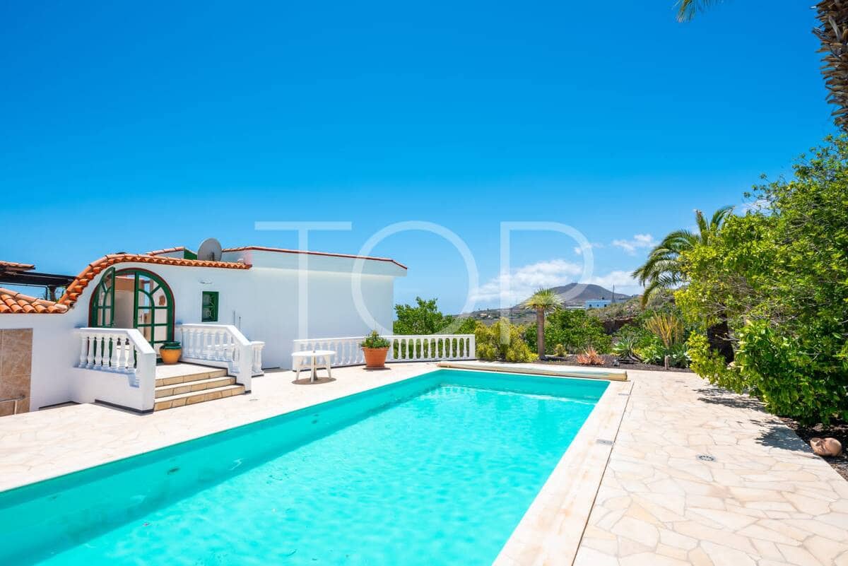 6 bedroom Finca/Country House for sale in El Salto with pool garage - € 998,000 (Ref: 9685724)