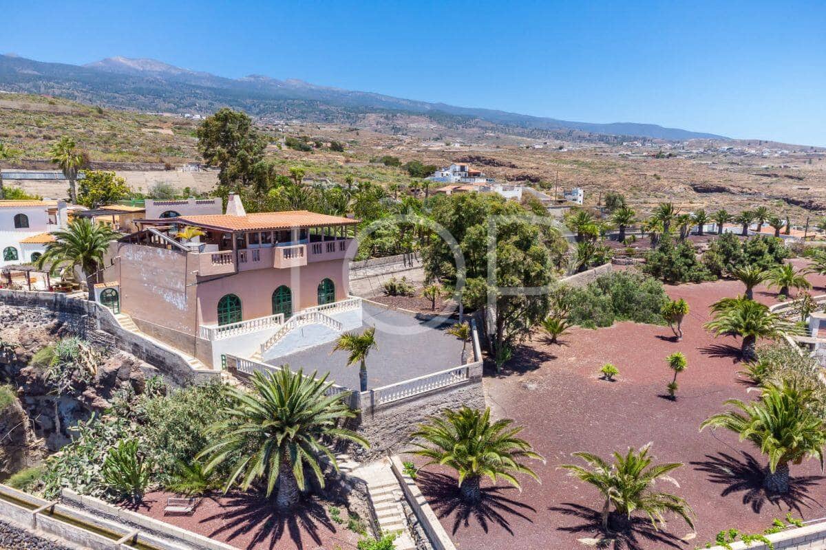 6 bedroom Finca/Country House for sale in El Salto with pool garage - € 998,000 (Ref: 9685724)