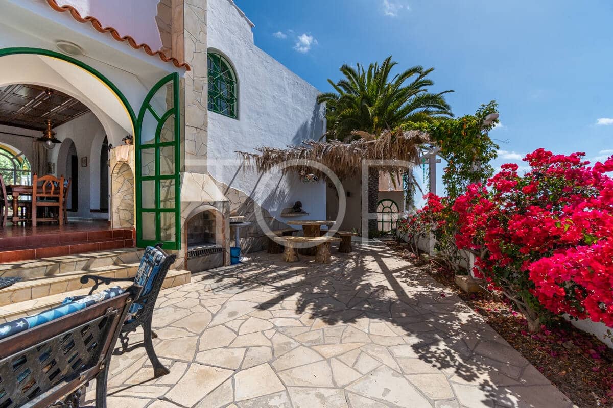 6 bedroom Finca/Country House for sale in El Salto with pool garage - € 998,000 (Ref: 9685724)