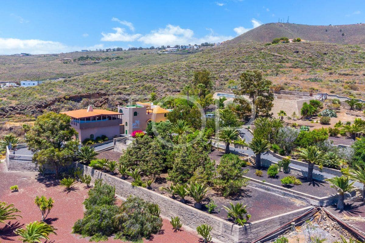 6 bedroom Finca/Country House for sale in El Salto with pool garage - € 998,000 (Ref: 9685724)