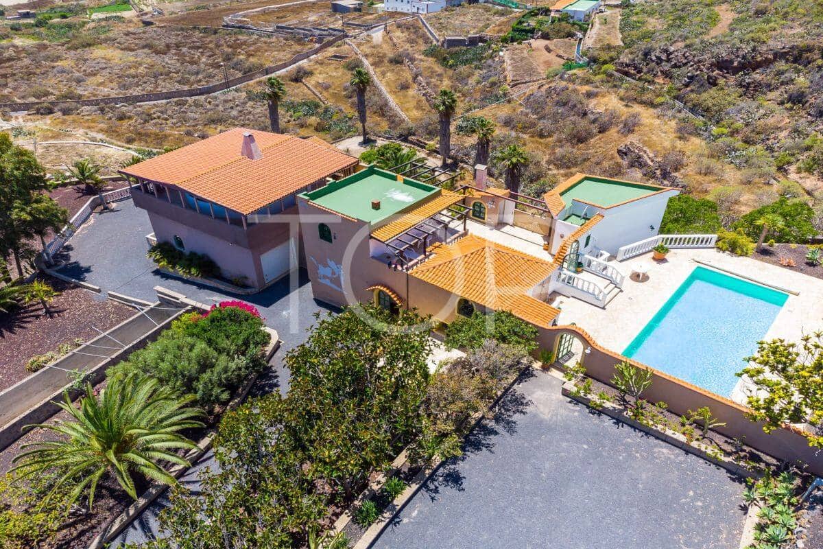 6 bedroom Finca/Country House for sale in El Salto with pool garage - € 998,000 (Ref: 9685724)