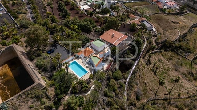 6 chambre Finca/Maison de Campagne à vendre à El Salto, Granadilla de Abona avec piscine garage - 998 000 € (Ref: 9685724)