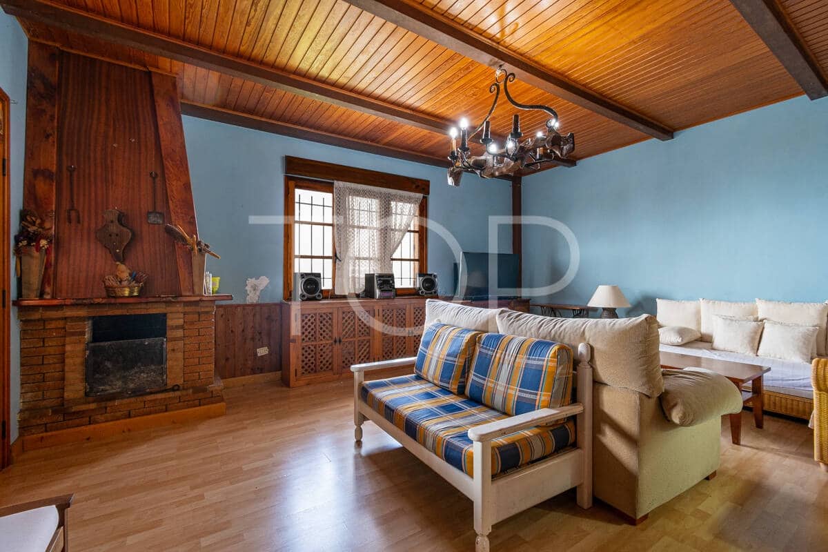 6 bedroom Finca/Country House for sale in La Orotava with garage - € 1,100,000 (Ref: 9697874)