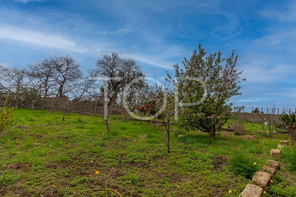 6 bedroom Finca/Country House for sale in La Orotava with garage - € 1,100,000 (Ref: 9697874)