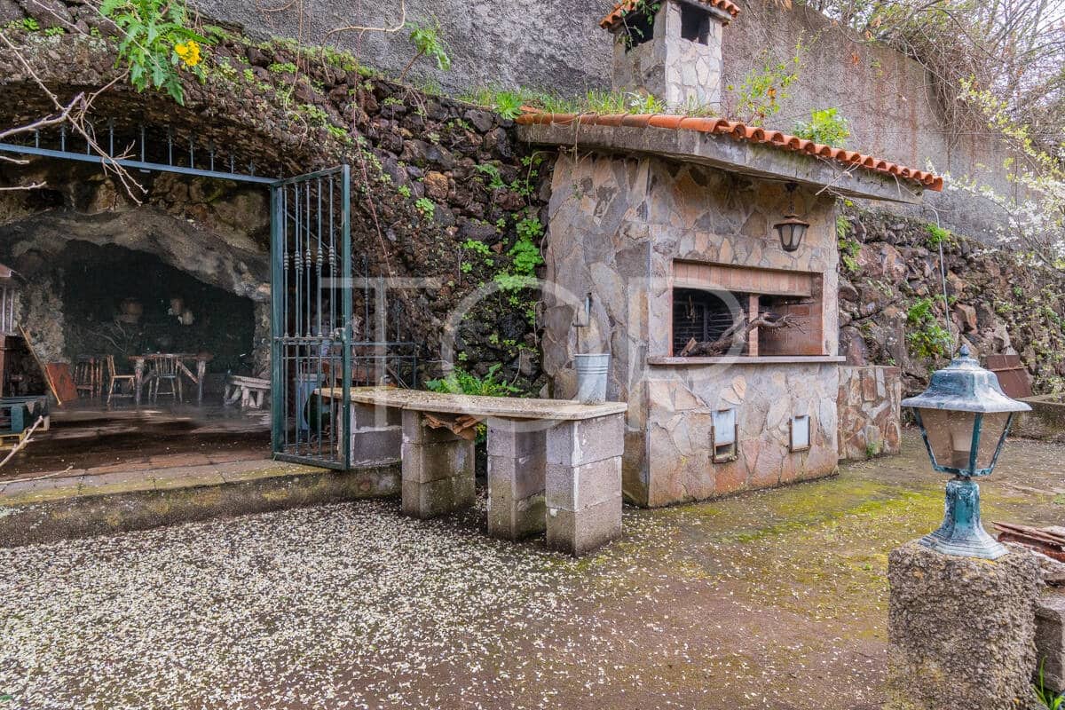 6 bedroom Finca/Country House for sale in La Orotava with garage - € 1,100,000 (Ref: 9697874)