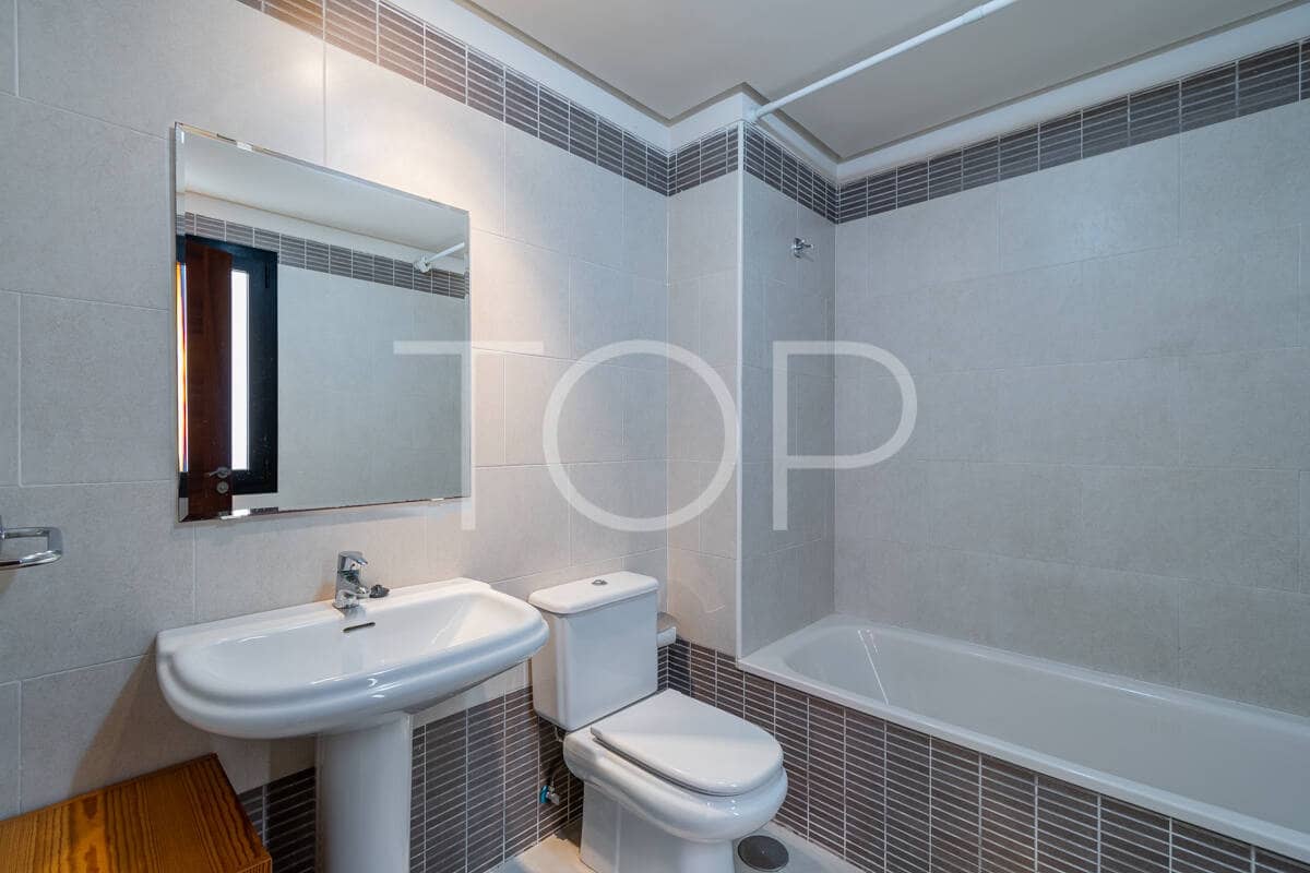 2 soverom Leilighet til salgs i Adeje med garasje - € 360 000 (Ref: 9725156)