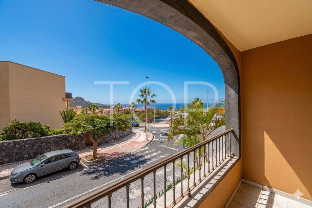 2 soverom Leilighet til salgs i Adeje med garasje - € 360 000 (Ref: 9725156)