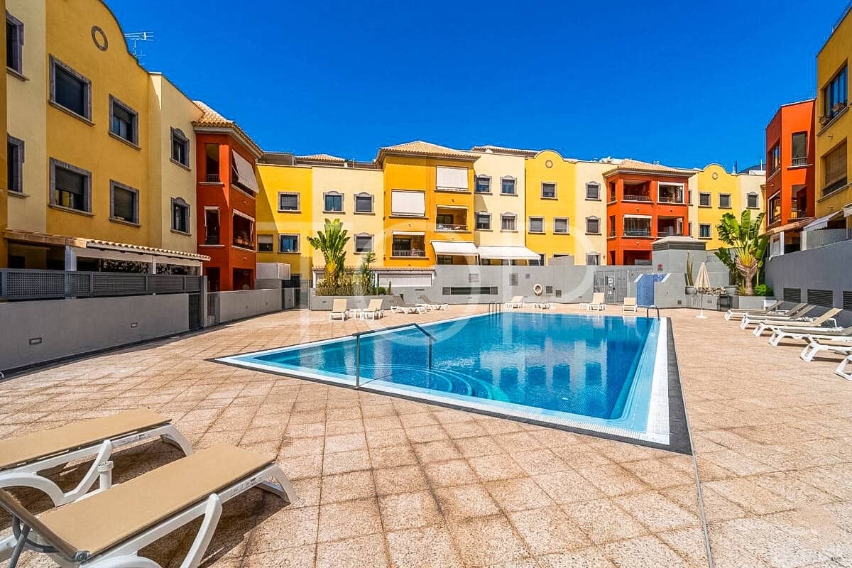 Piso de 2 habitaciones en Adeje en venta con garaje - 350.000 € (Ref: 9725156)