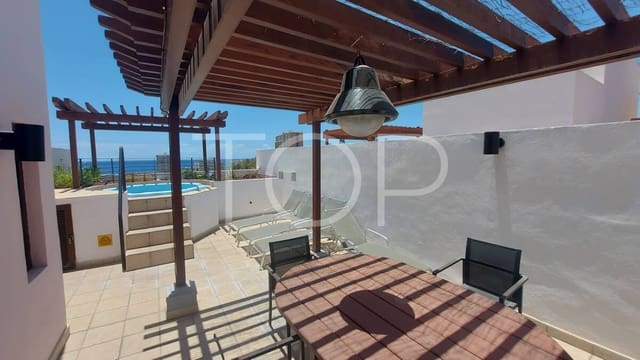 Piso de 2 habitaciones en Los Cristianos, Arona en venta con piscina garaje - 641.311 € (Ref: 9737728)