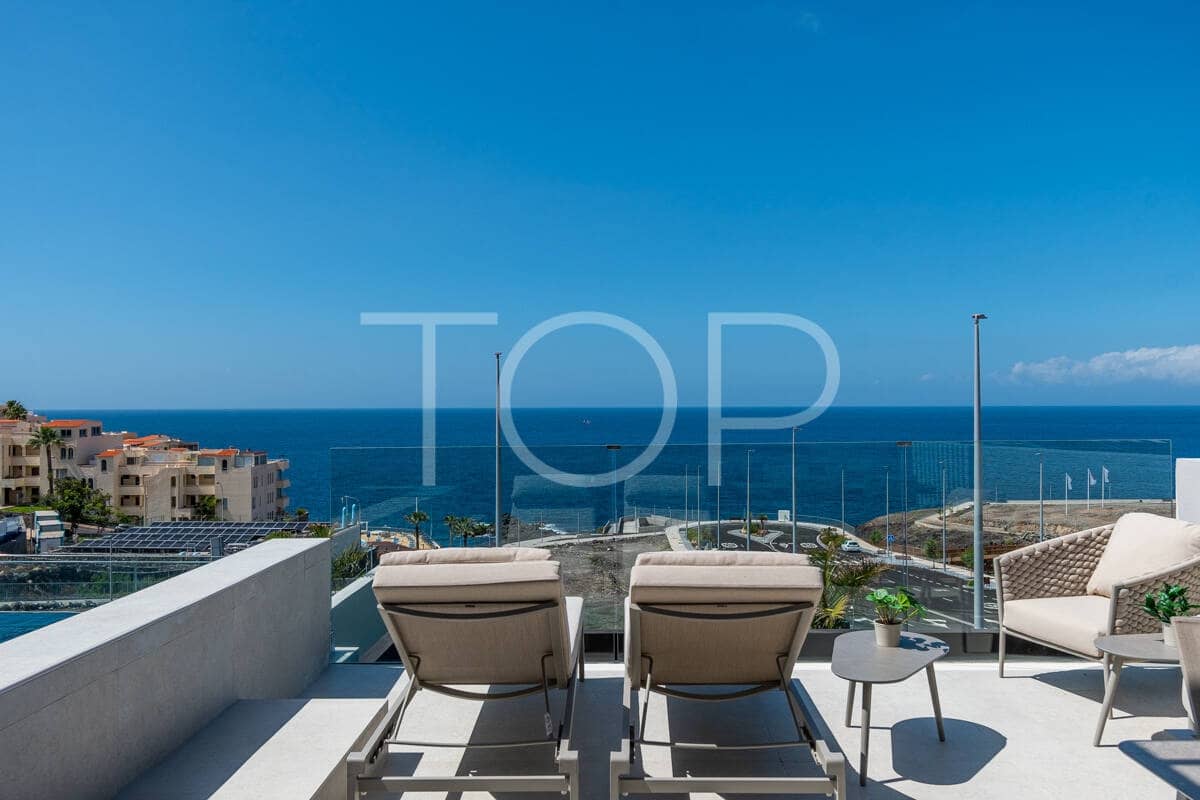 Piso de 2 habitaciones en Adeje en venta con garaje - 1.185.000 € (Ref: 9737731)