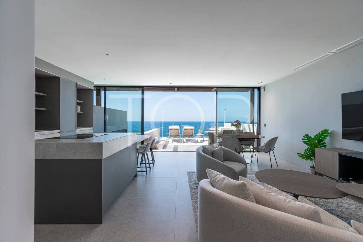 Piso de 2 habitaciones en Adeje en venta con garaje - 1.185.000 € (Ref: 9737731)