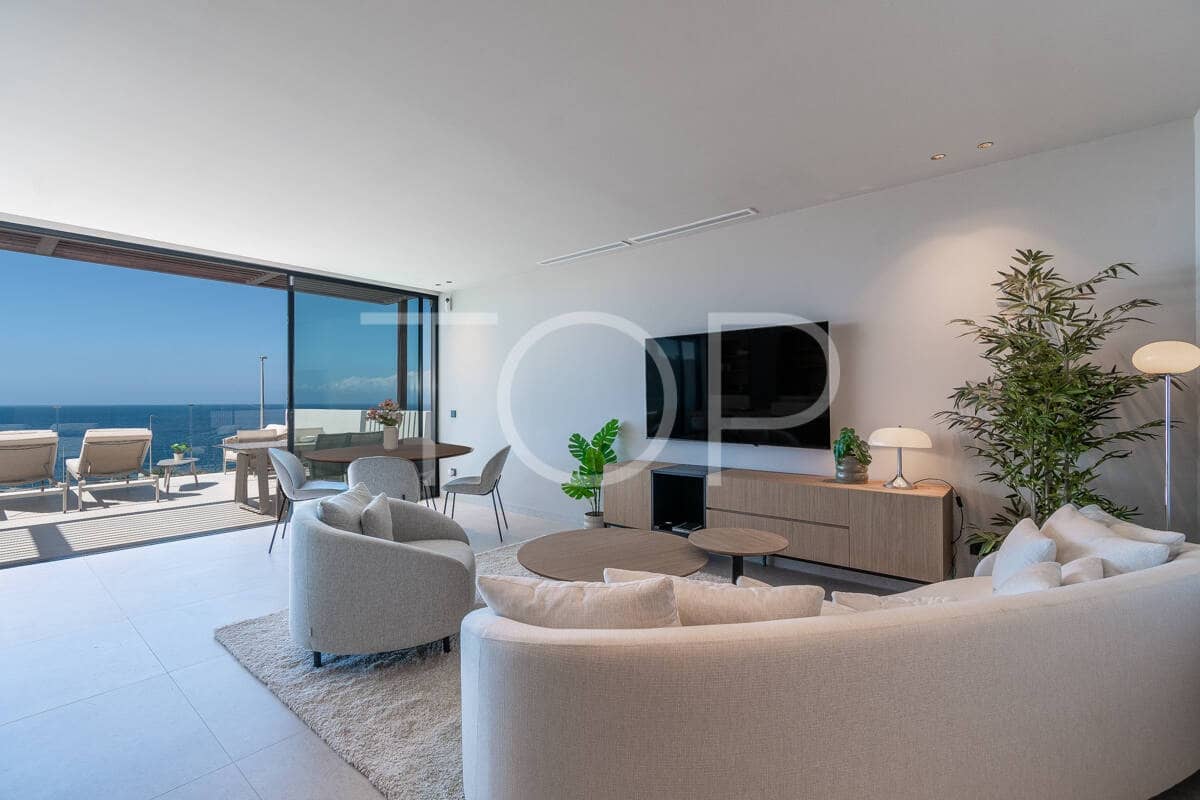 Piso de 2 habitaciones en Adeje en venta con garaje - 1.185.000 € (Ref: 9737731)