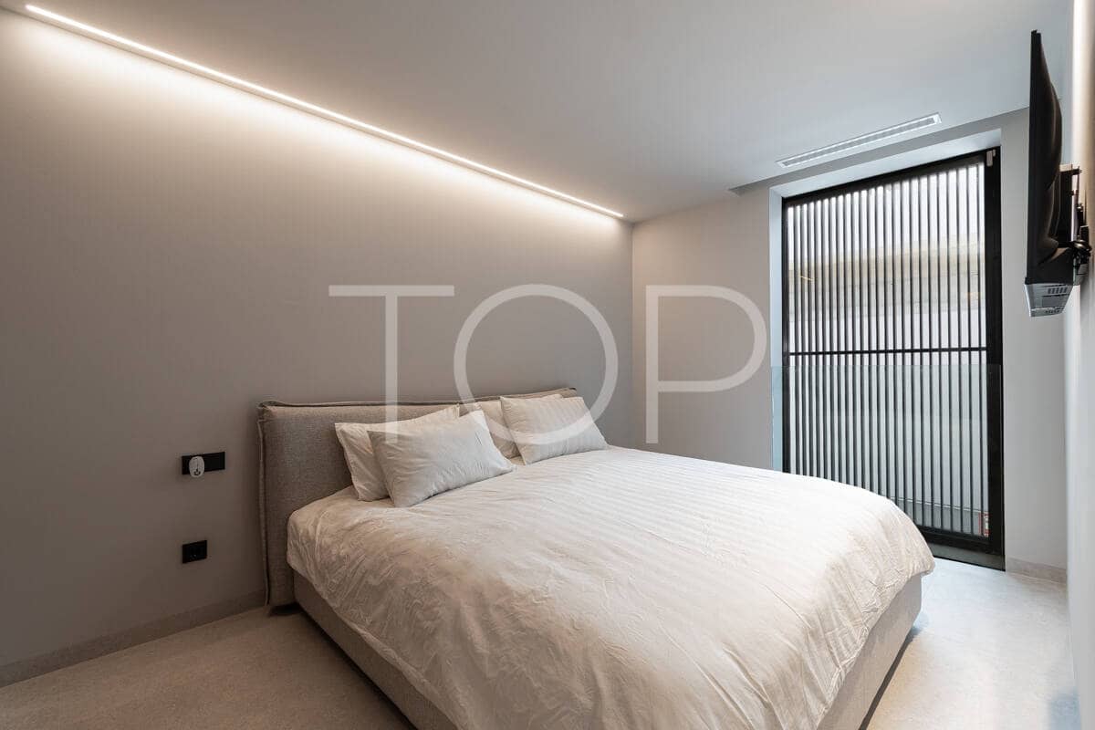 Piso de 2 habitaciones en Adeje en venta con garaje - 1.185.000 € (Ref: 9737731)