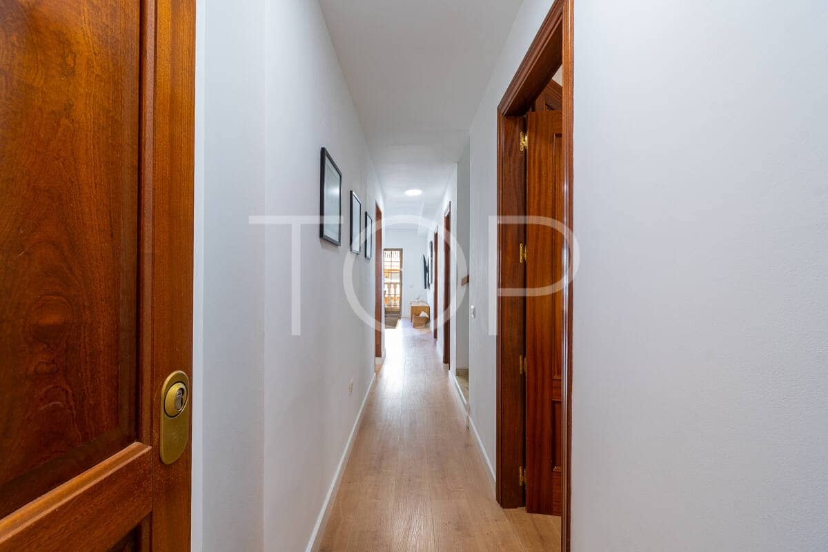 3 makuuhuone Kattohuoneisto myytävänä paikassa Palm-Mar mukana uima-altaan 
autotalli - 414 000 € (Ref: 9741429)