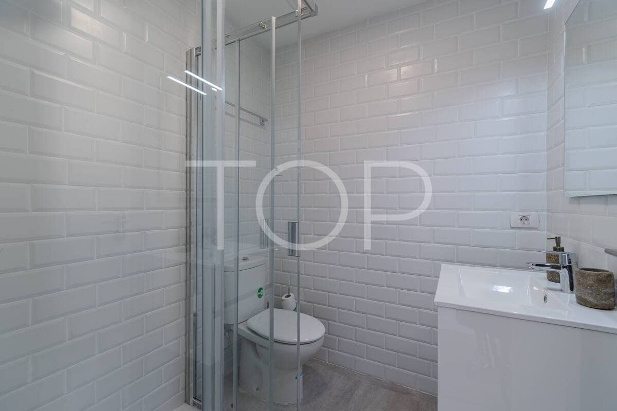 3 makuuhuone Kattohuoneisto myytävänä paikassa Palm-Mar mukana uima-altaan 
autotalli - 414 000 € (Ref: 9741429)