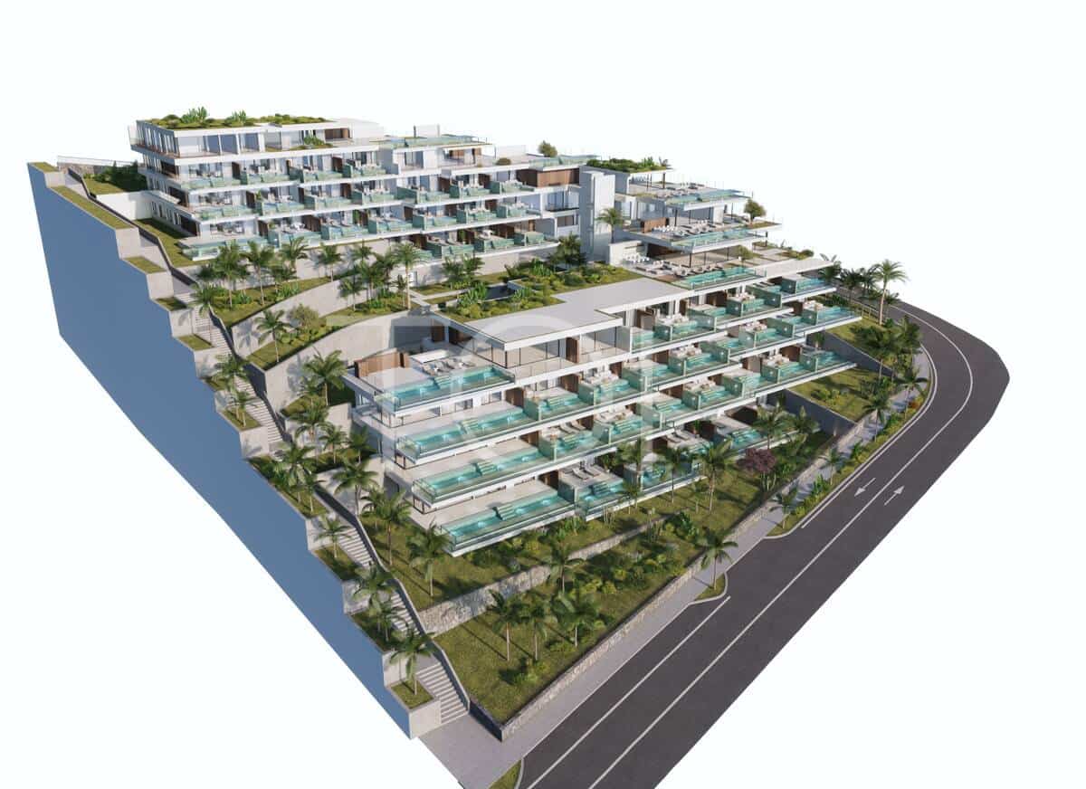 1 bedroom Flat for sale in Los Cristianos with pool garage - € 486,000 (Ref: 9751471)