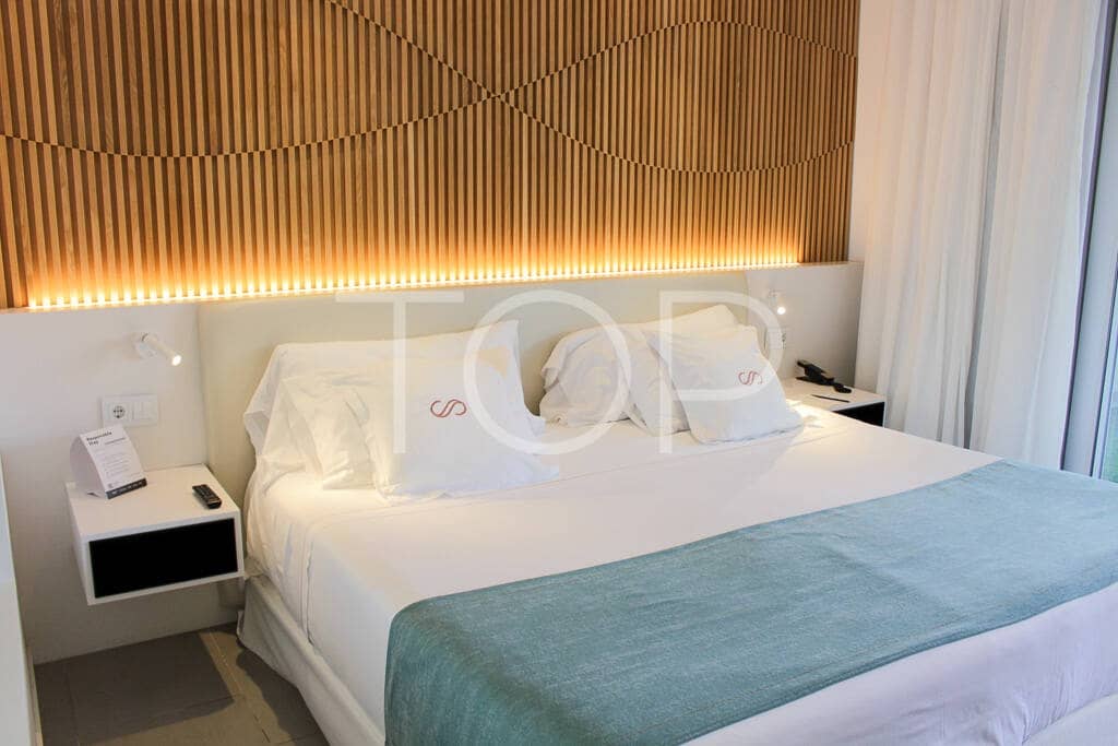 2 bedroom Flat for sale in La Caleta Adeje with pool - € 1,095,000 (Ref: 9758262)