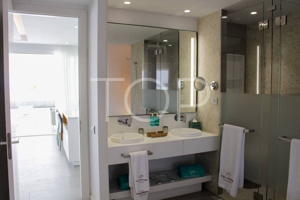 2 bedroom Flat for sale in La Caleta Adeje with pool - € 1,095,000 (Ref: 9758262)