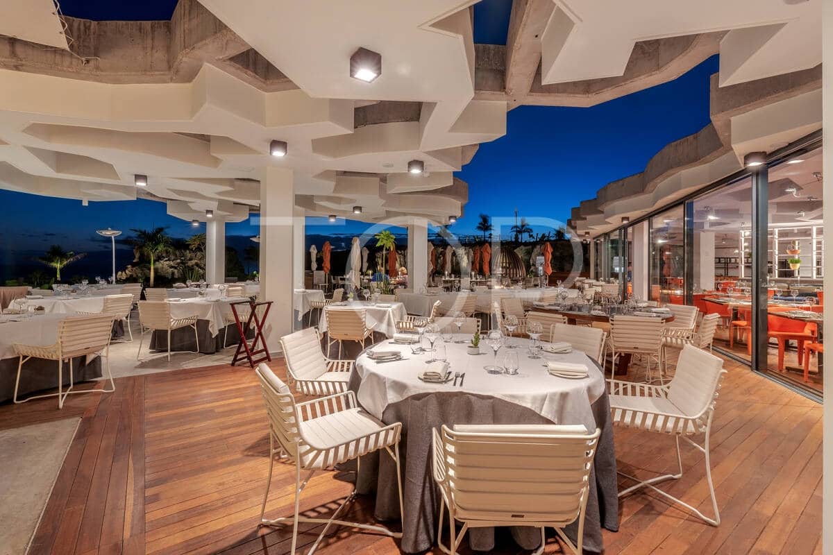 2 bedroom Flat for sale in La Caleta Adeje with pool - € 1,095,000 (Ref: 9758262)