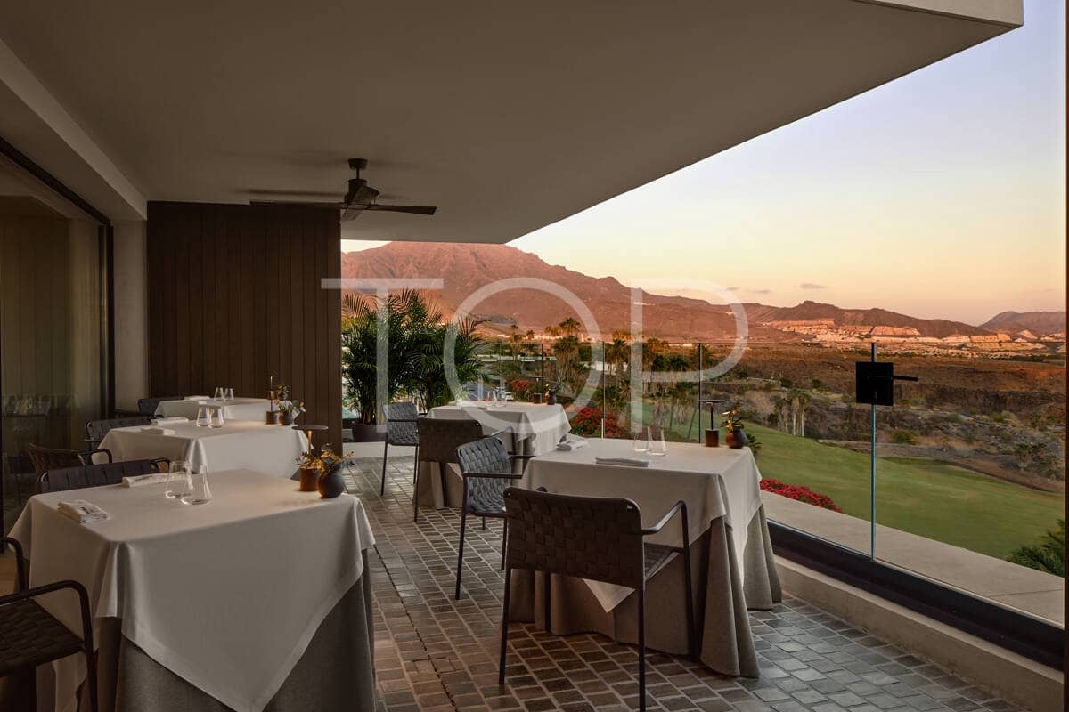 2 sypialnia Dom szeregowy na sprzedaż w Costa Adeje z basenem - 1 125 000 € (Ref: 9761586)