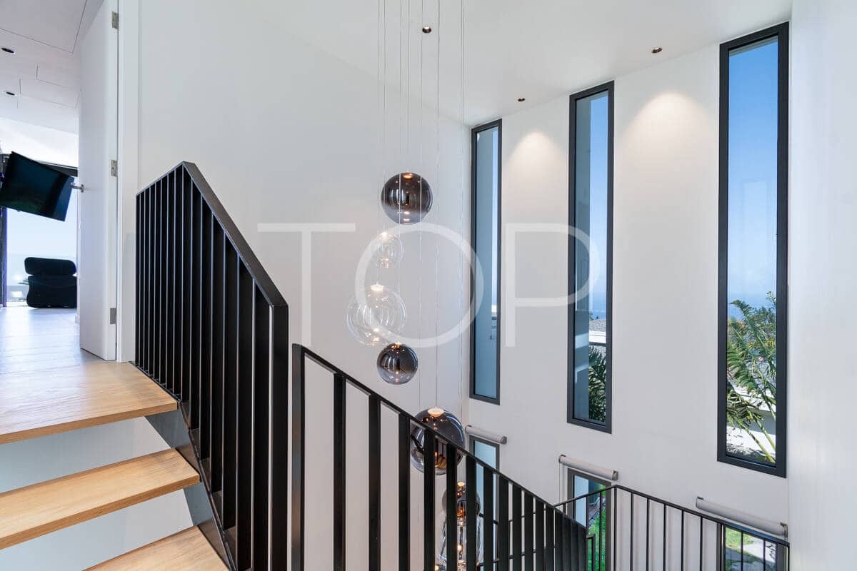 3 soverom Villa til salgs i Guia de Isora med svømmebasseng garasje - € 1 895 000 (Ref: 9789984)