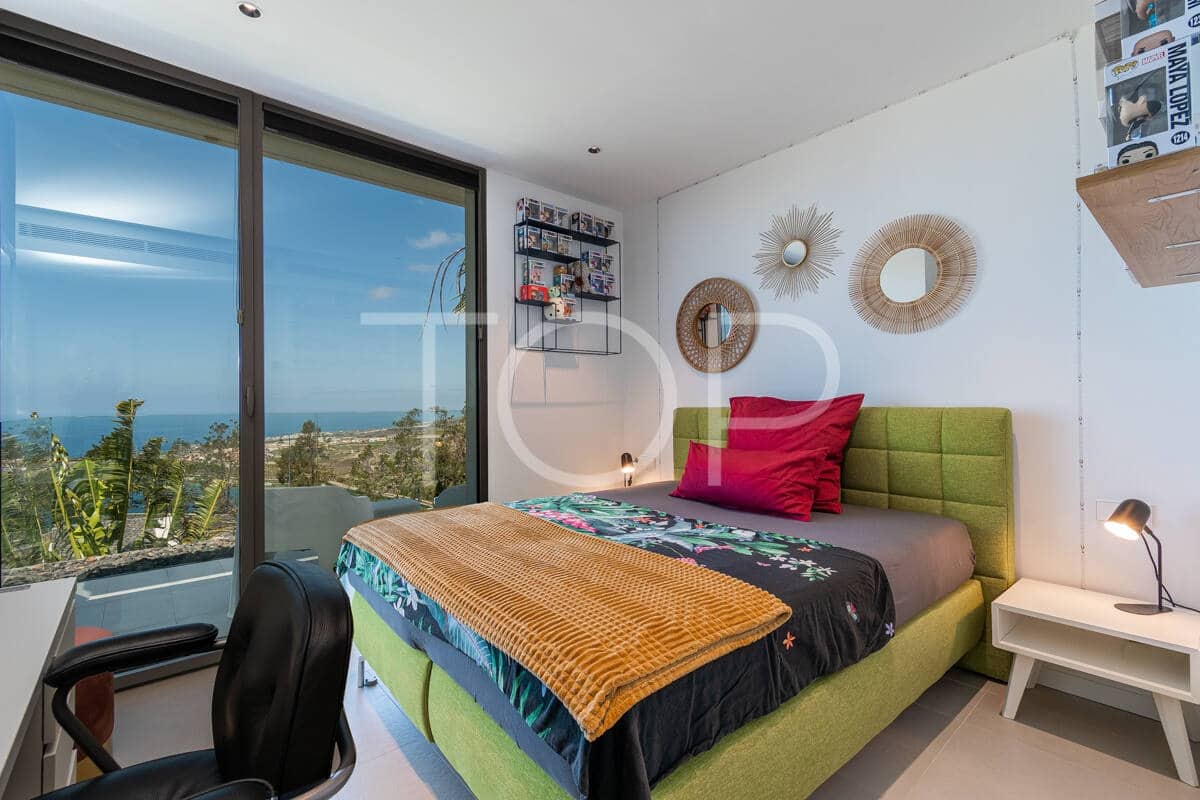 3 soverom Villa til salgs i Guia de Isora med svømmebasseng garasje - € 1 895 000 (Ref: 9789984)