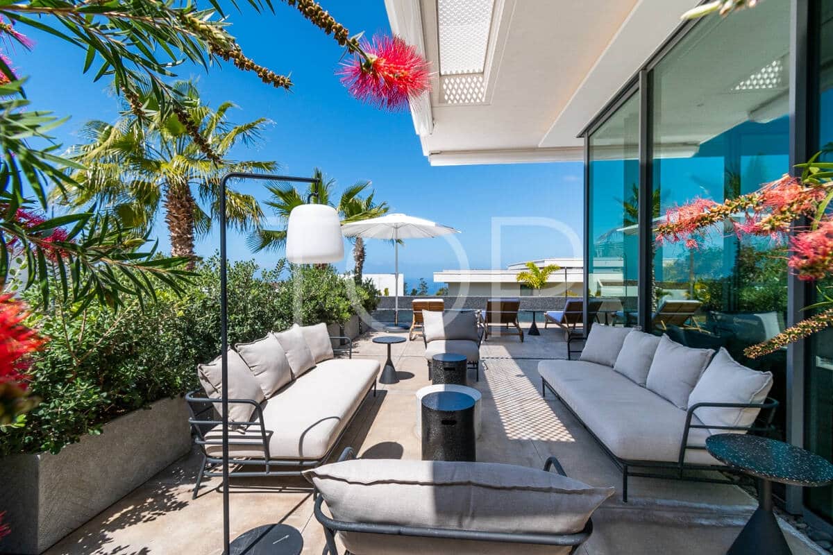 3 soverom Villa til salgs i Guia de Isora med svømmebasseng garasje - € 1 895 000 (Ref: 9789984)