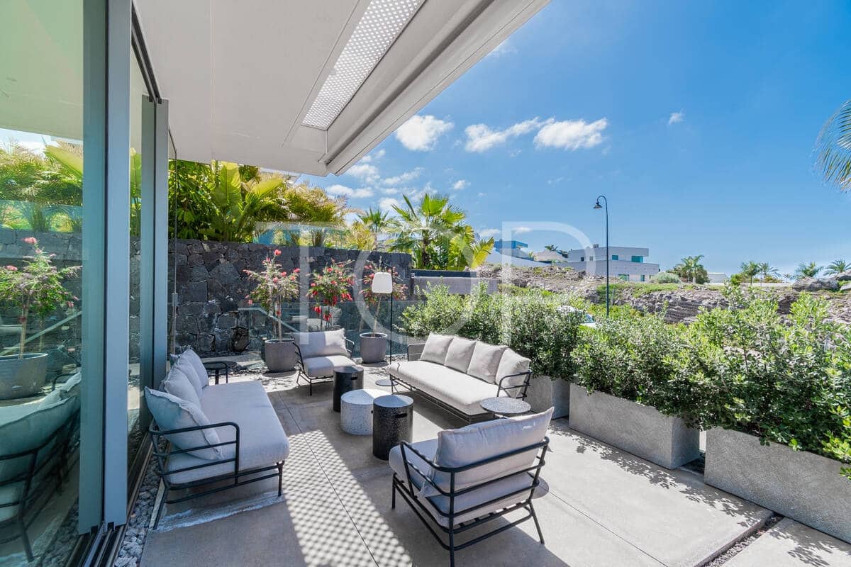 3 soverom Villa til salgs i Guia de Isora med svømmebasseng garasje - € 1 895 000 (Ref: 9789984)