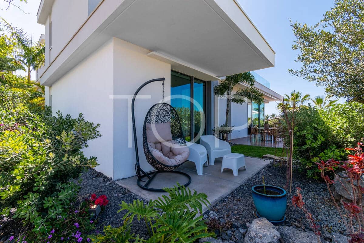 3 soverom Villa til salgs i Guia de Isora med svømmebasseng garasje - € 1 895 000 (Ref: 9789984)