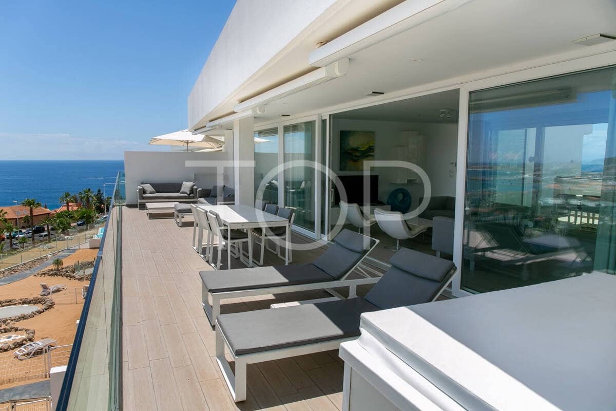 2 soveværelse Penthouse til salg i Playa del Duque med swimmingpool garage - € 1.575.000 (Ref: 9803834)