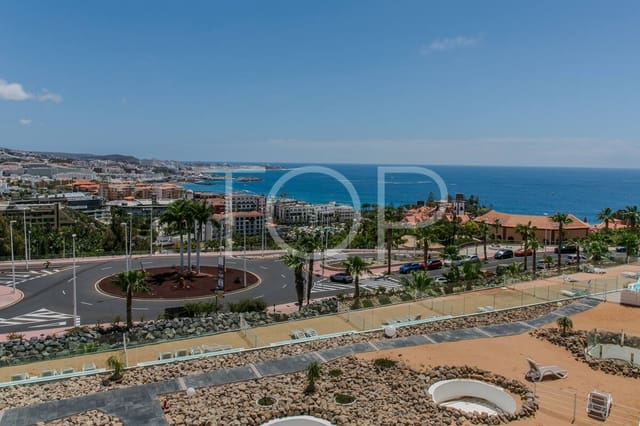 2 soveværelse Penthouse til salg i Playa del Duque, Adeje med swimmingpool garage - € 1.575.000 (Ref: 9803834)