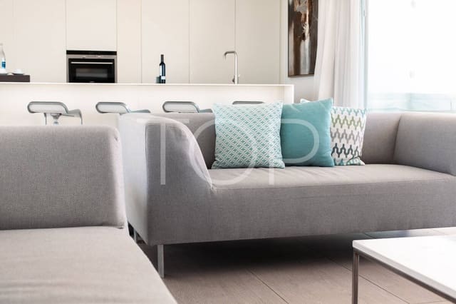 2 soveværelse Penthouse til salg i Playa del Duque, Adeje med swimmingpool garage - € 1.575.000 (Ref: 9803834)