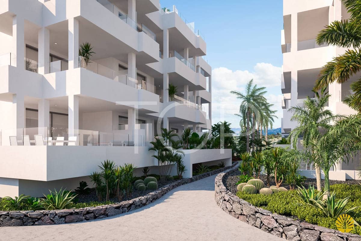 Piso de 2 habitaciones en Palm-Mar en venta con piscina garaje - 645.000 € (Ref: 9805862)
