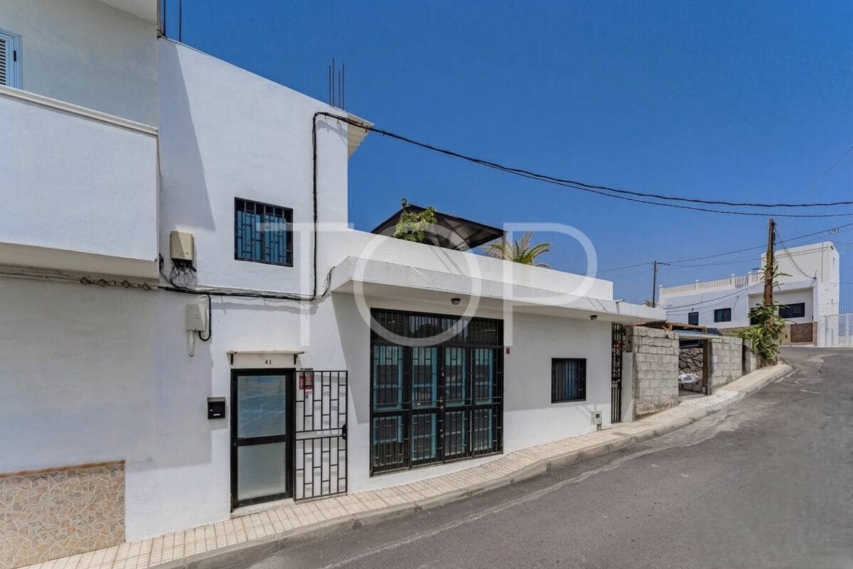 2 bedroom Terraced Villa for sale in Adeje with garage - € 355,000 (Ref: 9819733)