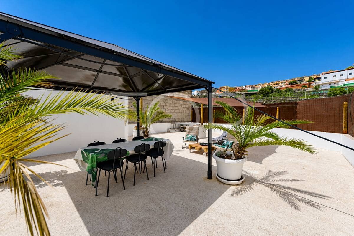 2 bedroom Terraced Villa for sale in Adeje with garage - € 355,000 (Ref: 9819733)