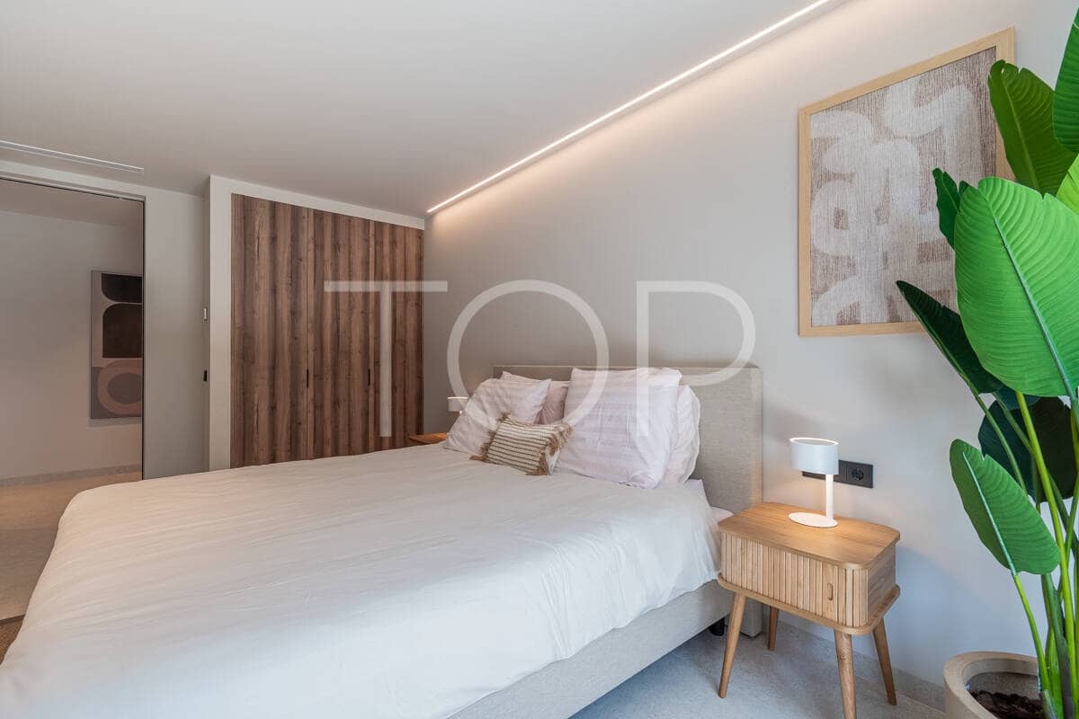 2 chambre Appartement à vendre à Adeje avec piscine garage - 1 295 000 € (Ref: 9841945)