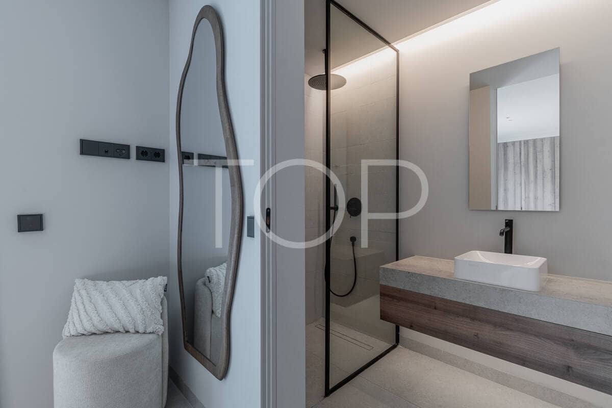 2 chambre Appartement à vendre à Adeje avec piscine garage - 1 295 000 € (Ref: 9841945)