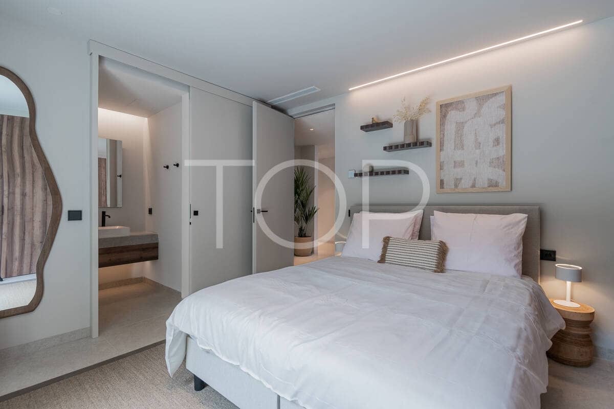 2 chambre Appartement à vendre à Adeje avec piscine garage - 1 295 000 € (Ref: 9841945)