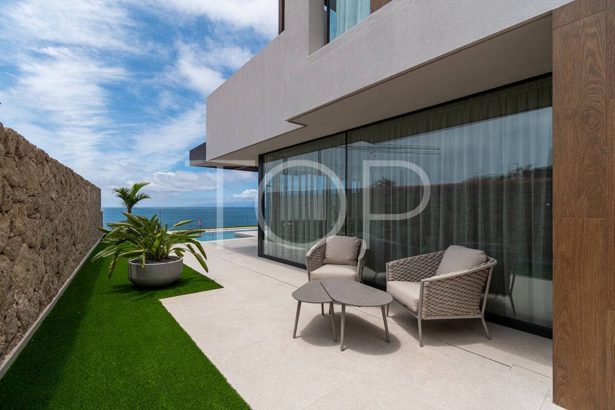 2 chambre Appartement à vendre à Adeje avec piscine garage - 1 295 000 € (Ref: 9841945)