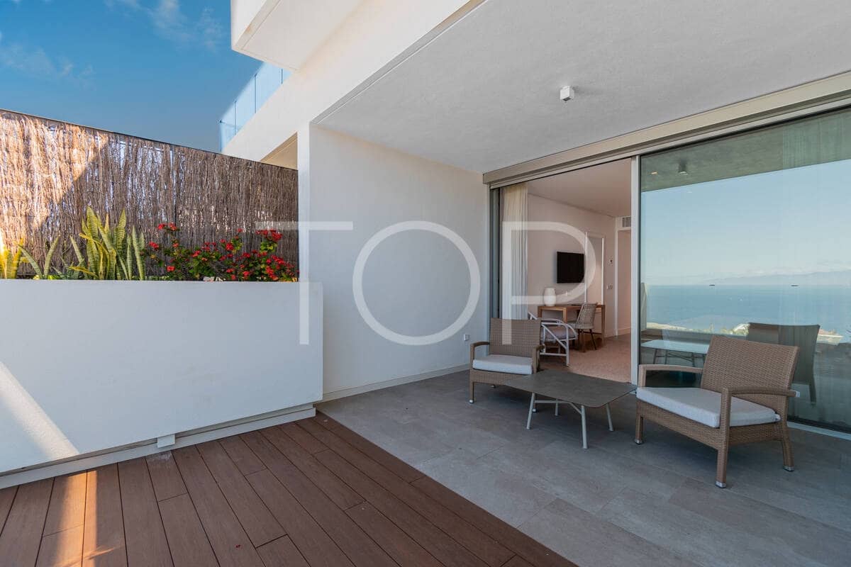 3 bedroom Flat for sale in Guia de Isora with pool garage - € 1,475,000 (Ref: 9841946)
