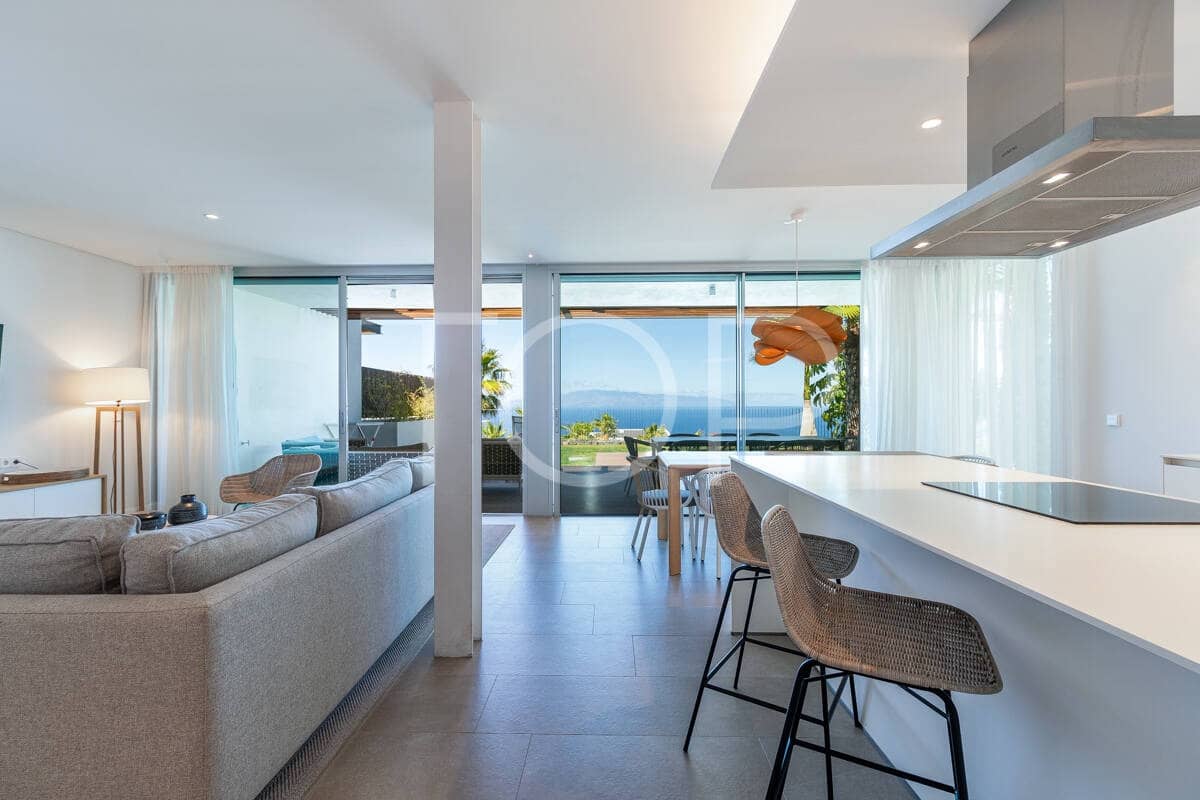 3 bedroom Flat for sale in Guia de Isora with pool garage - € 1,475,000 (Ref: 9841946)