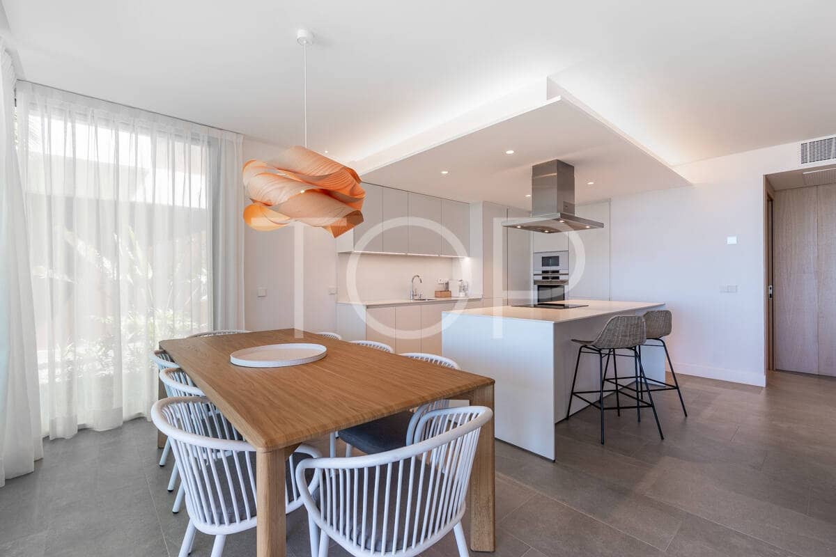 3 bedroom Flat for sale in Guia de Isora with pool garage - € 1,475,000 (Ref: 9841946)