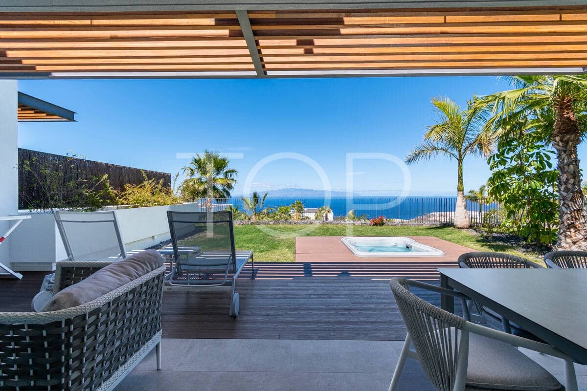 3 bedroom Flat for sale in Guia de Isora with pool garage - € 1,475,000 (Ref: 9841946)