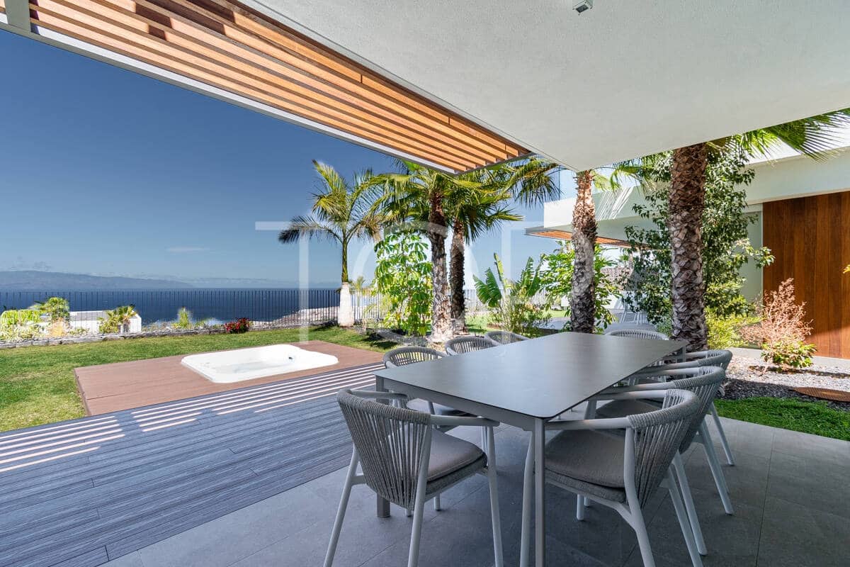 3 bedroom Flat for sale in Guia de Isora with pool garage - € 1,475,000 (Ref: 9841946)