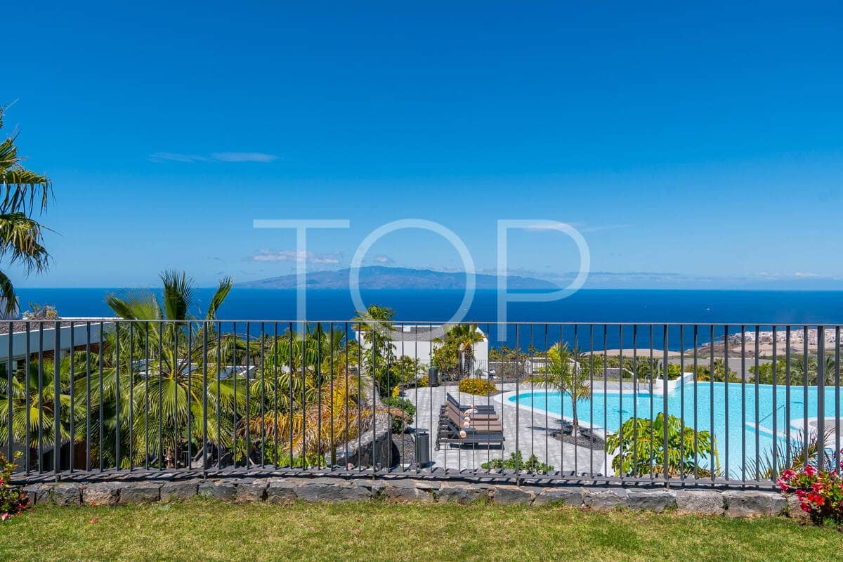 3 bedroom Flat for sale in Guia de Isora with pool garage - € 1,475,000 (Ref: 9841946)