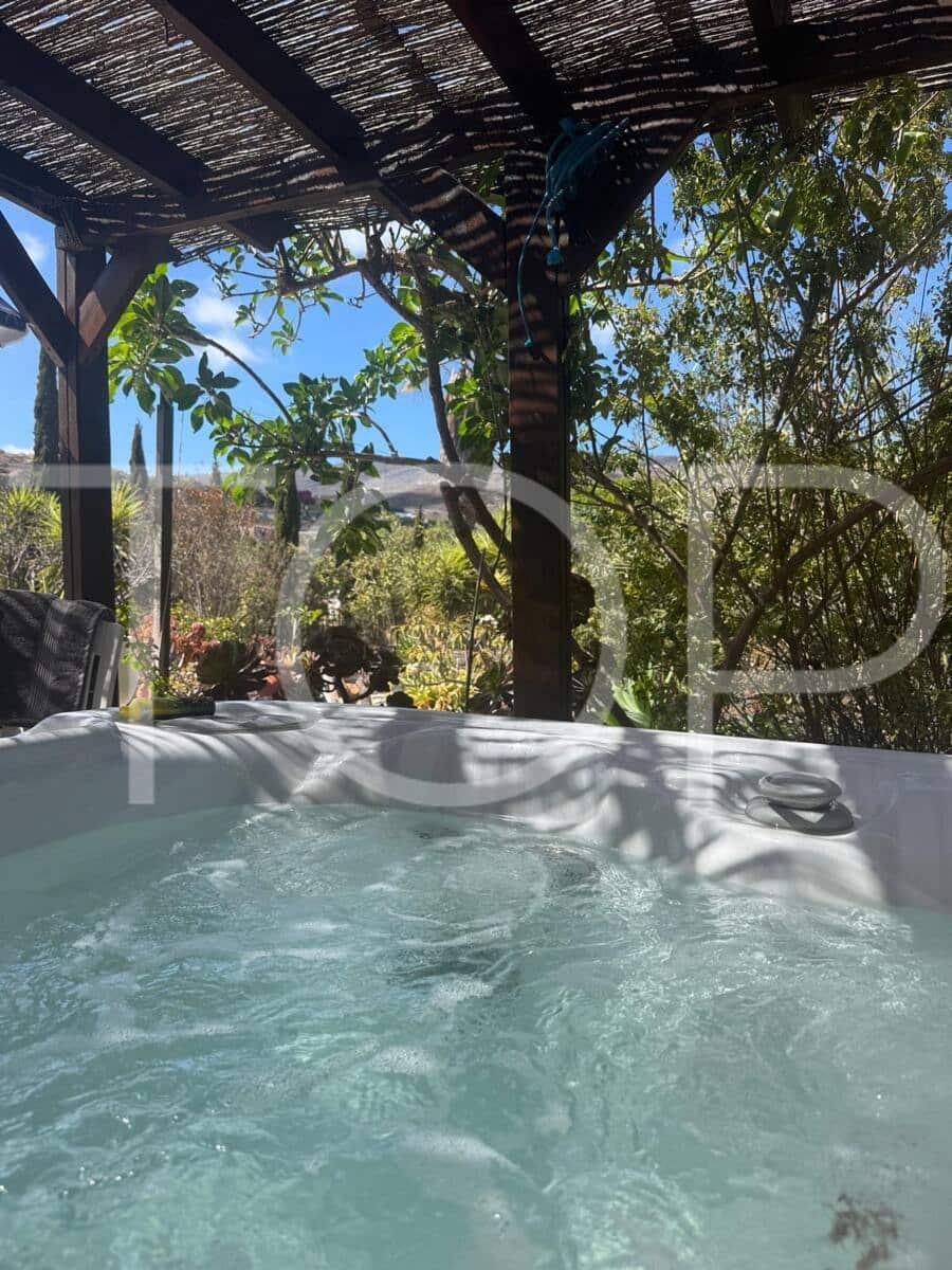 2 bedroom Finca/Country House for sale in San Miguel de Abona with garage - € 479,000 (Ref: 9844689)
